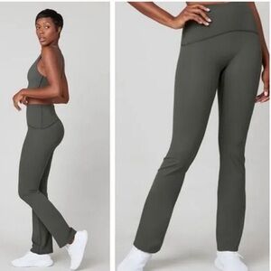 Spanx Booty Boost Active Ankle Flare Pants Dark Palm Size XS